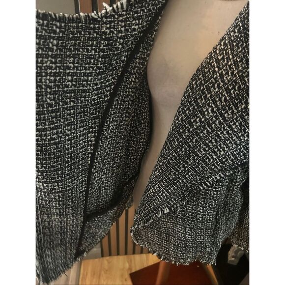 Renee C. Fringed Black & White Boucle Tweed Cropped Blazer Size 2XL - Picture 2 of 5